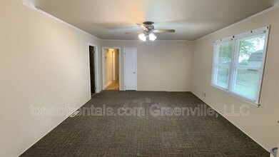 150 Woodridge Cir in Greenville, SC - Building Photo - Building Photo