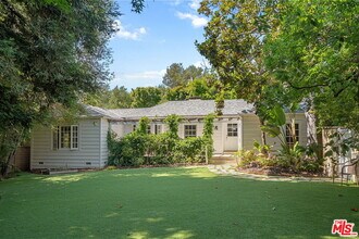 103 N Anita Ave in Los Angeles, CA - Building Photo - Building Photo