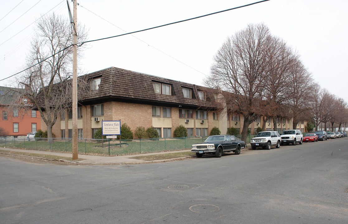 Apple Square Apartments in Minneapolis, MN - Building Photo