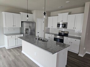 4220 Stoneygreen Ln in Charlotte, NC - Building Photo - Building Photo