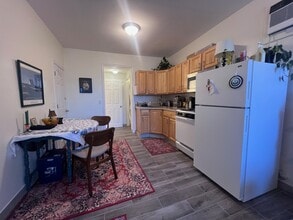 2979 Fairfield Ave, Unit R1 in Bridgeport, CT - Building Photo - Building Photo