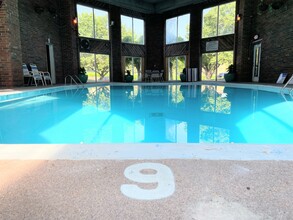 Crown Point Apartments in Topeka, KS - Building Photo - Building Photo