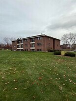 425 Abbott Farm Ln in Hudson, NH - Building Photo