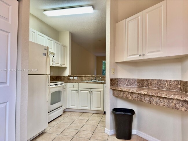 1904 Alamanda Way in Riviera Beach, FL - Building Photo - Building Photo
