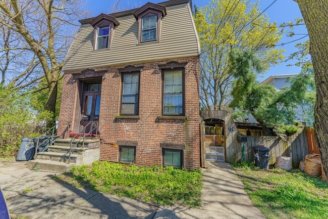 property at 724 3rd Ave