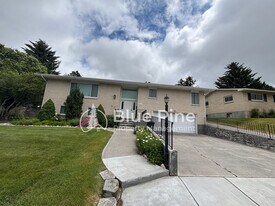 351 Yale Ave in Rexburg, ID - Building Photo
