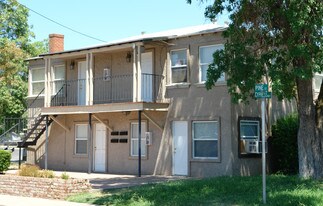 887 Pine St in Merced, CA - Building Photo