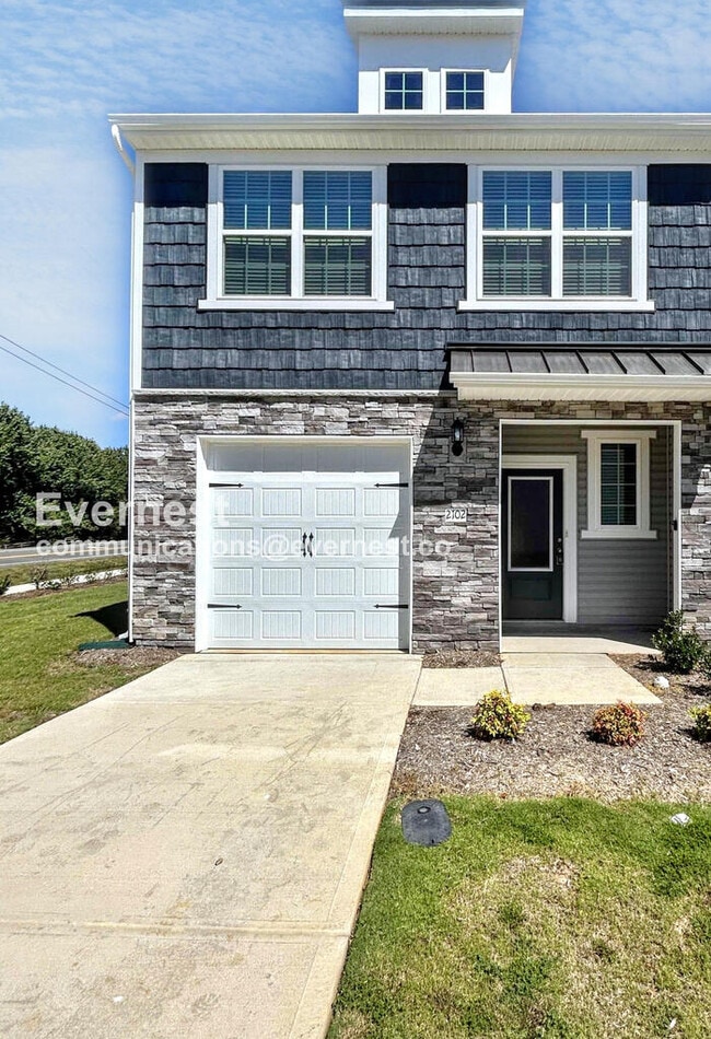 property at 2102 Willow Gln Dr