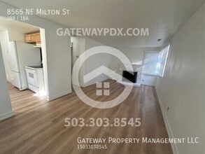 8565 NE Milton St in Portland, OR - Building Photo - Building Photo