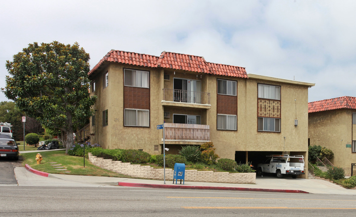 3486 Military Ave in Los Angeles, CA - Foto de edificio