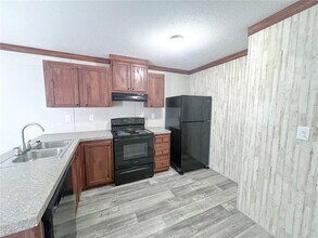 12736 SW 143rd St in Archer, FL - Building Photo - Building Photo