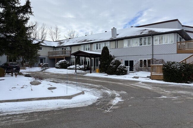 209472-209426 Highway 62 in Blue Mountains, ON - Building Photo - Building Photo