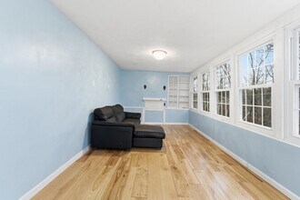 16 Floyd St in Woburn, MA - Building Photo - Building Photo