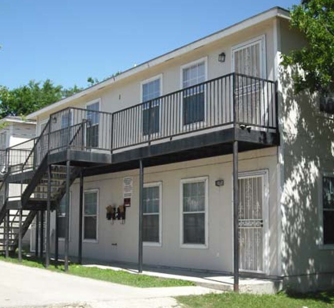 Delgado Apartments in San Antonio, TX - Building Photo - Building Photo