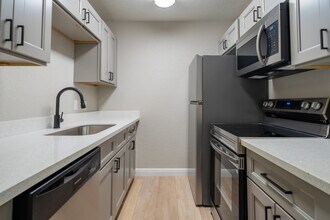 Dowlen Green Apartments in Beaumont, TX - Building Photo - Interior Photo