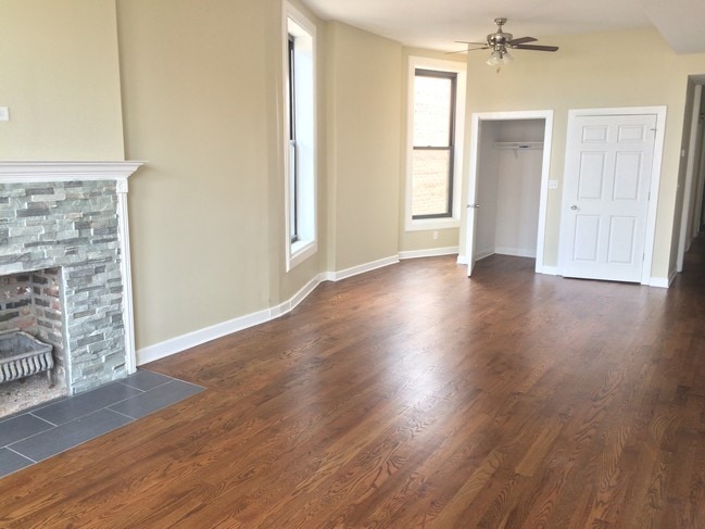 2445 W Harrison St, Unit 3 in Chicago, IL - Building Photo - Building Photo