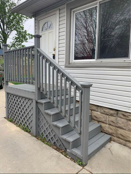2763 S 71st St in Milwaukee, WI - Building Photo