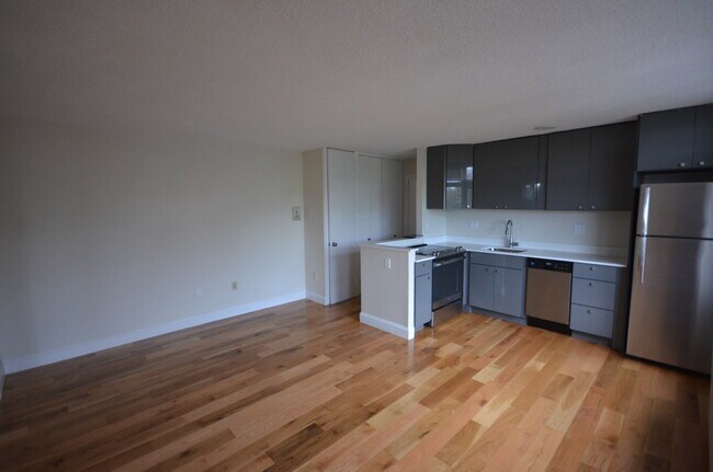 119 Trapelo Rd, Unit 37 in Belmont, MA - Building Photo - Building Photo