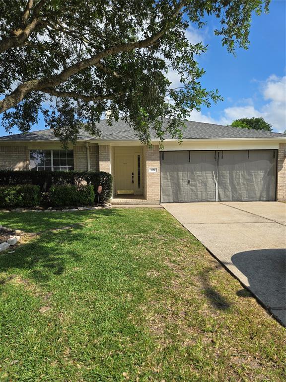 property at 927 Chase Lock Dr