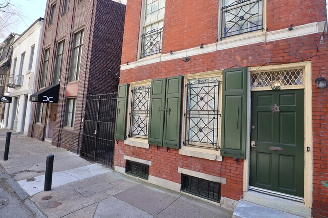 1618 Latimer St in Philadelphia, PA - Foto de edificio - Building Photo