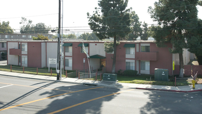 Timberline Apartments in La Mesa, CA - Foto de edificio - Building Photo