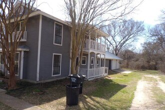 1601 Co Rd 491 in Elgin, TX - Building Photo - Building Photo