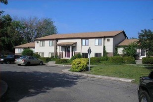 Circle Shore Drive Apartments in Kentwood, MI - Building Photo