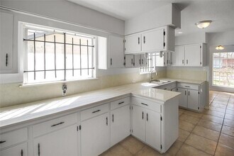 10322 Nold Dr in Houston, TX - Building Photo - Building Photo