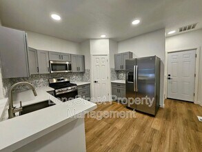 11987 SW Horizon Blvd in Beaverton, OR - Building Photo - Building Photo