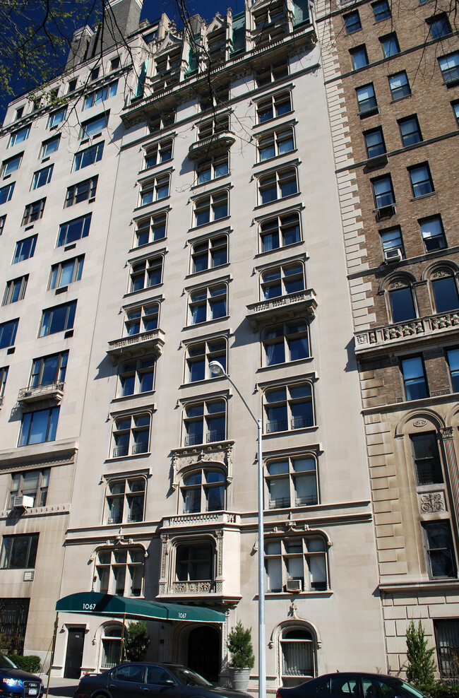 1067 5th Ave in New York, NY - Building Photo - Building Photo