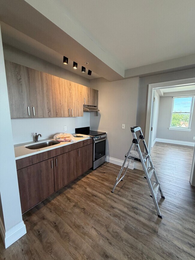property at 106 N Grove St