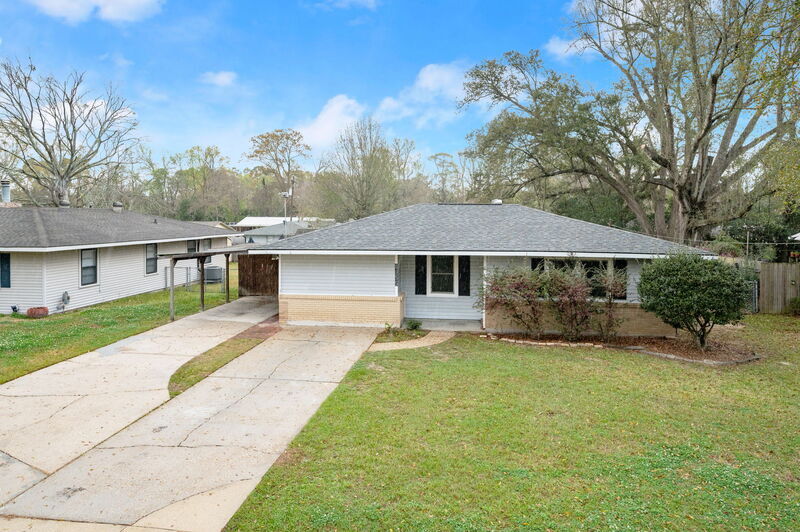 8955 Alma Dr in Baton Rouge, LA - Building Photo