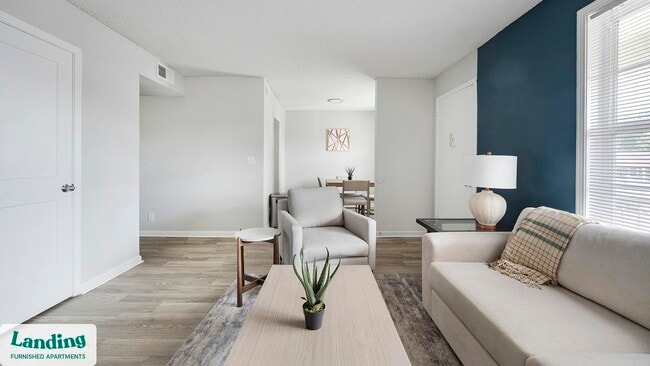 231 New Shackle Island Rd in Hendersonville, TN - Foto de edificio - Building Photo