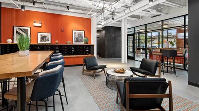 900 W Dakin St in Chicago, IL - Building Photo - Building Photo