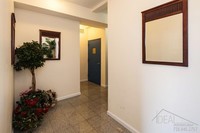 71-44 160th St in Fresh Meadows, NY - Foto de edificio - Interior Photo