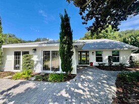 205 Florida Ave in Gulf Breeze, FL - Building Photo