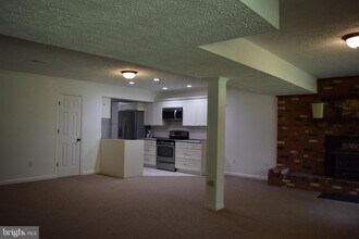 7023 Kelly Rd in Warrenton, VA - Building Photo - Building Photo