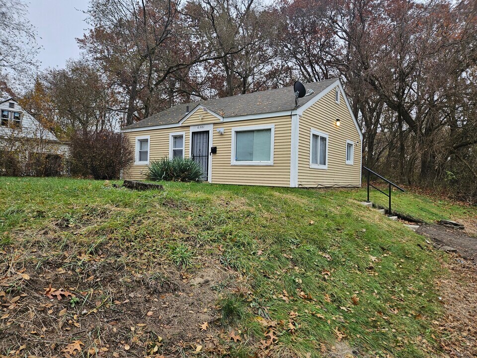 6301 E 3rd Ave in Gary, IN - Building Photo