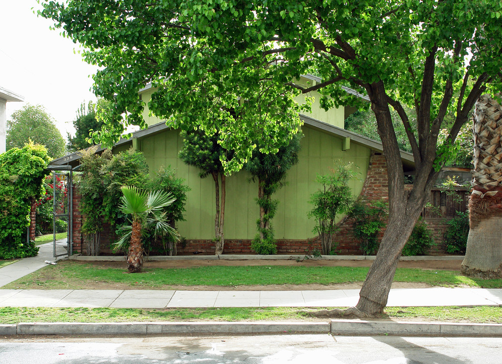 336 N Calaveras St in Fresno, CA - Building Photo