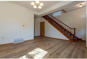 945 Spruce St in Dubuque, IA - Building Photo