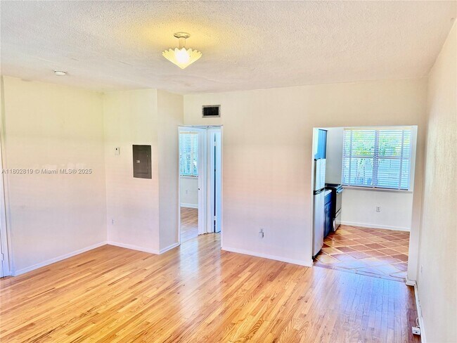 736 13th St in Miami Beach, FL - Building Photo - Building Photo