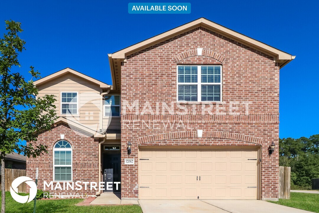 12062 Quartersawn Ln in Pinehurst, TX - Building Photo
