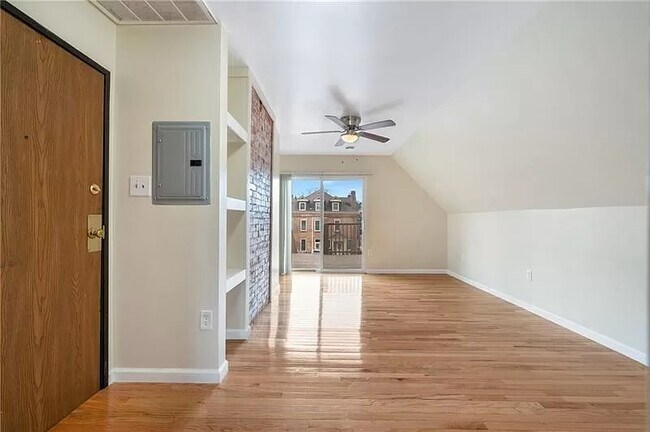 322 Amber St, Unit 3 in Pittsburgh, PA - Building Photo - Building Photo