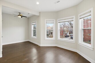 2726 N St Louis Ave in Chicago, IL - Building Photo - Building Photo