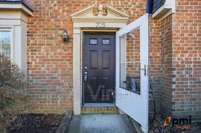 705 Mill Landing Rd in Chesapeake, VA - Building Photo - Building Photo