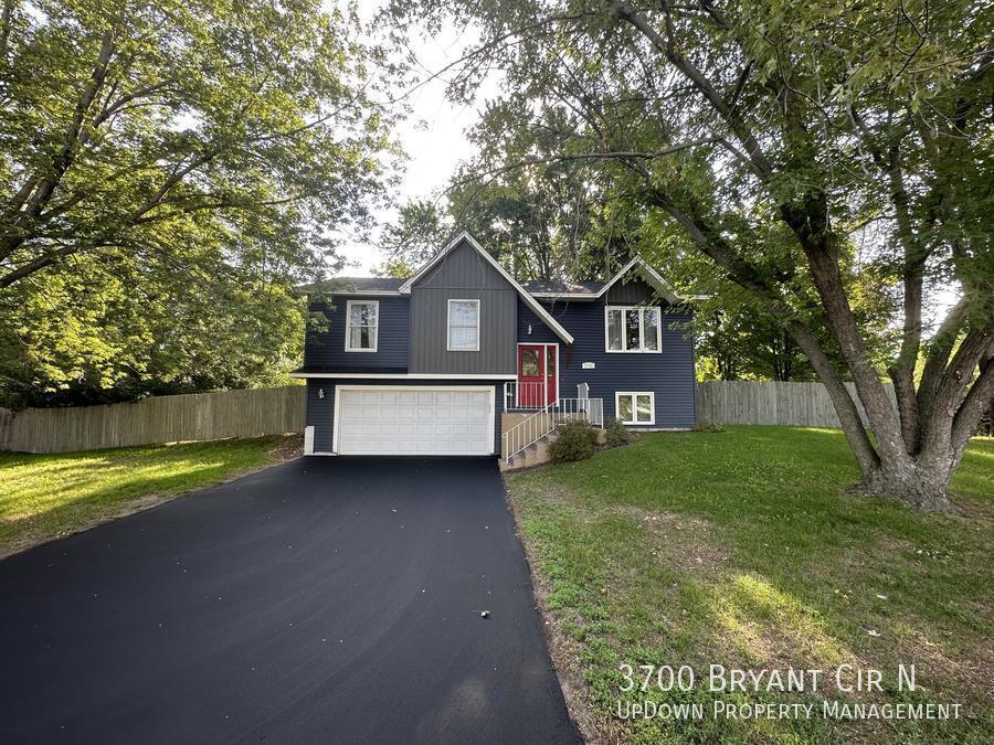 3700 Bryant Cir in Anoka, MN - Building Photo