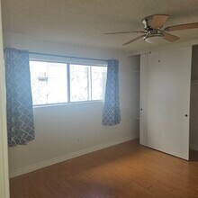 8809 Etiwanda Ave, Unit 19 in Los Angeles, CA - Building Photo - Building Photo