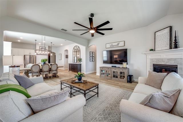 property at 230 Fox Crossing Ln