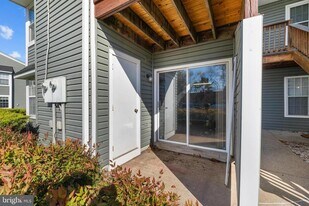 8630 Beekman Pl in Alexandria, VA - Building Photo