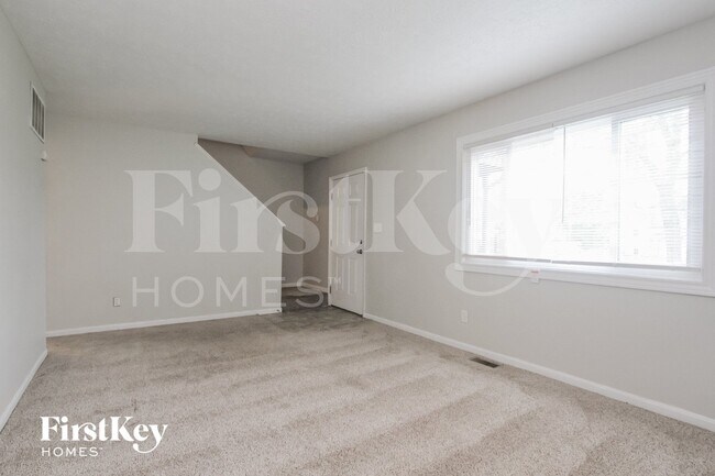 7732 Hoyt Ave in Indianapolis, IN - Building Photo - Building Photo